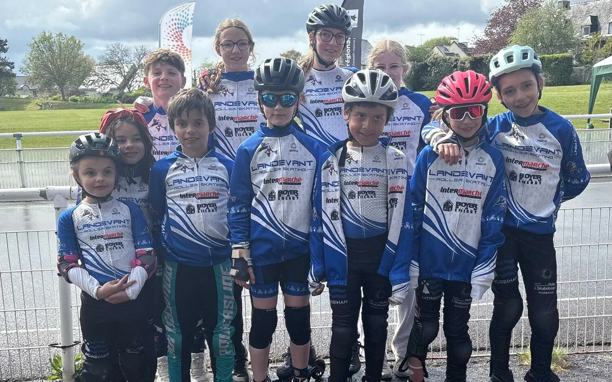 Groupe de jeunes patineurs de Landévant Roller Skating au championnat de Bretagne route